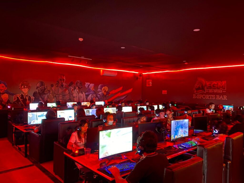 A picture of EGM internet cafe to show readers layout